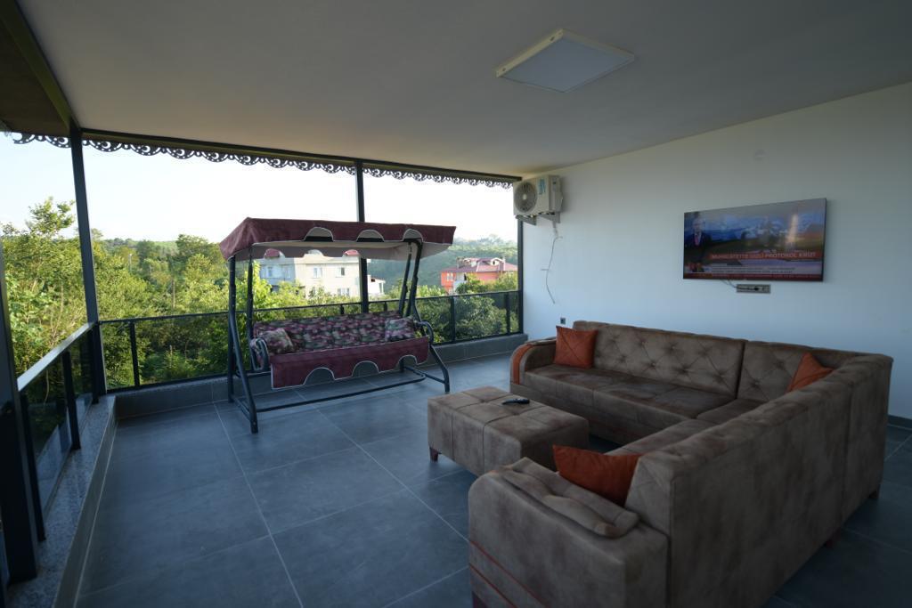 ARAKLI HÜRRİYET MAHALLESİNDE HAVUZLU LÜKS SATILIK VİLLALAR